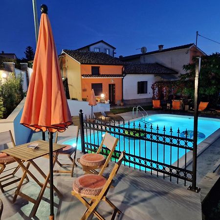 Casa Luana Villa Roč Exteriör bild