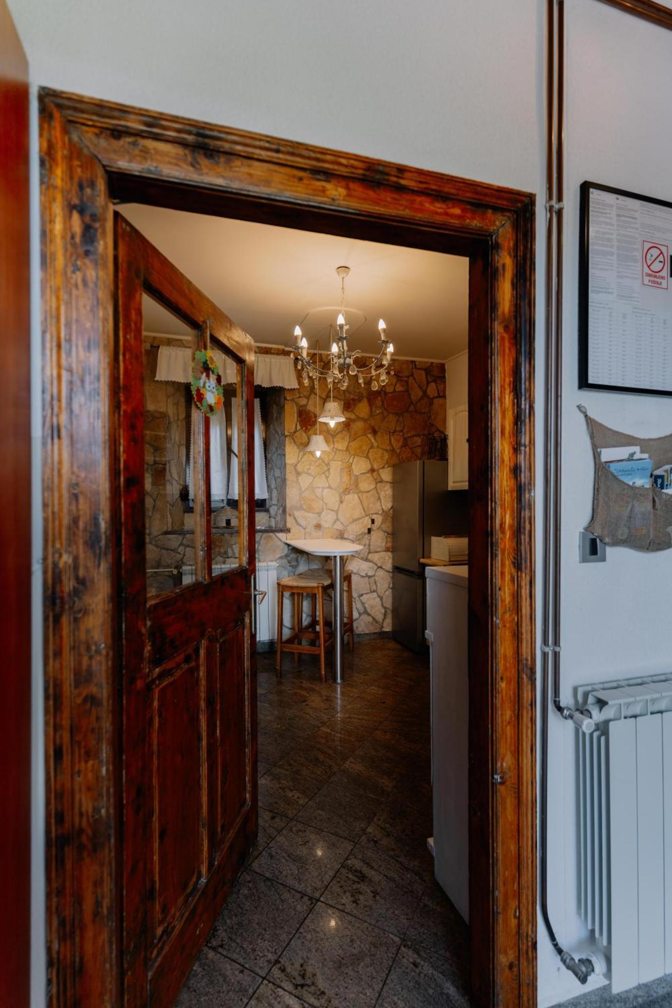 Casa Luana Villa Roč Exteriör bild